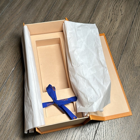 Louis Vuitton Perfume Box - Picture 3 of 5